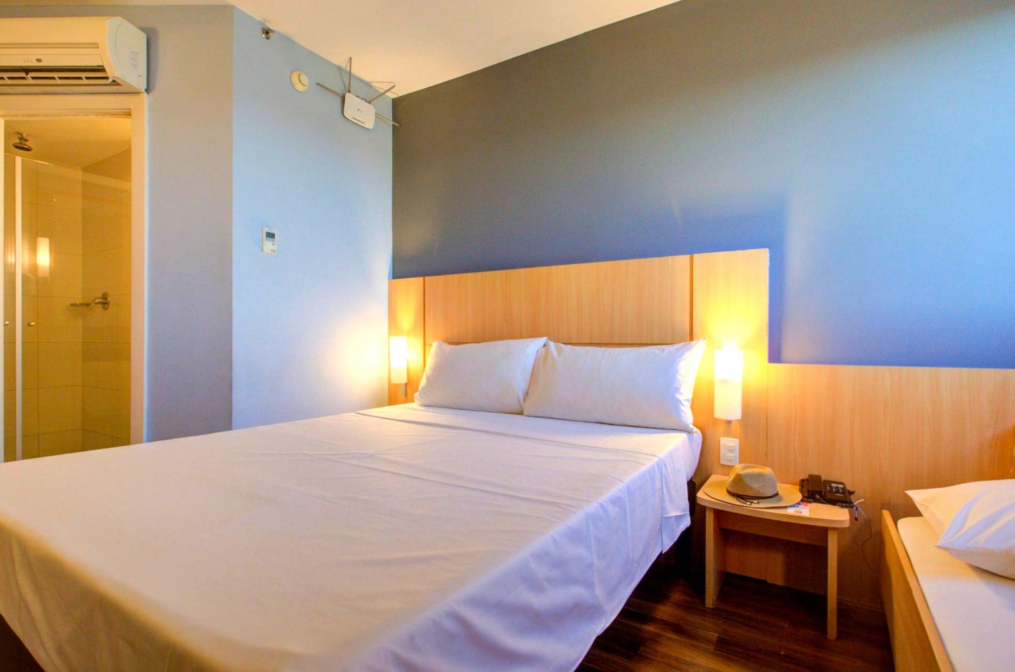 Ibis Vitoria Praia De Camburi Kültér fotó