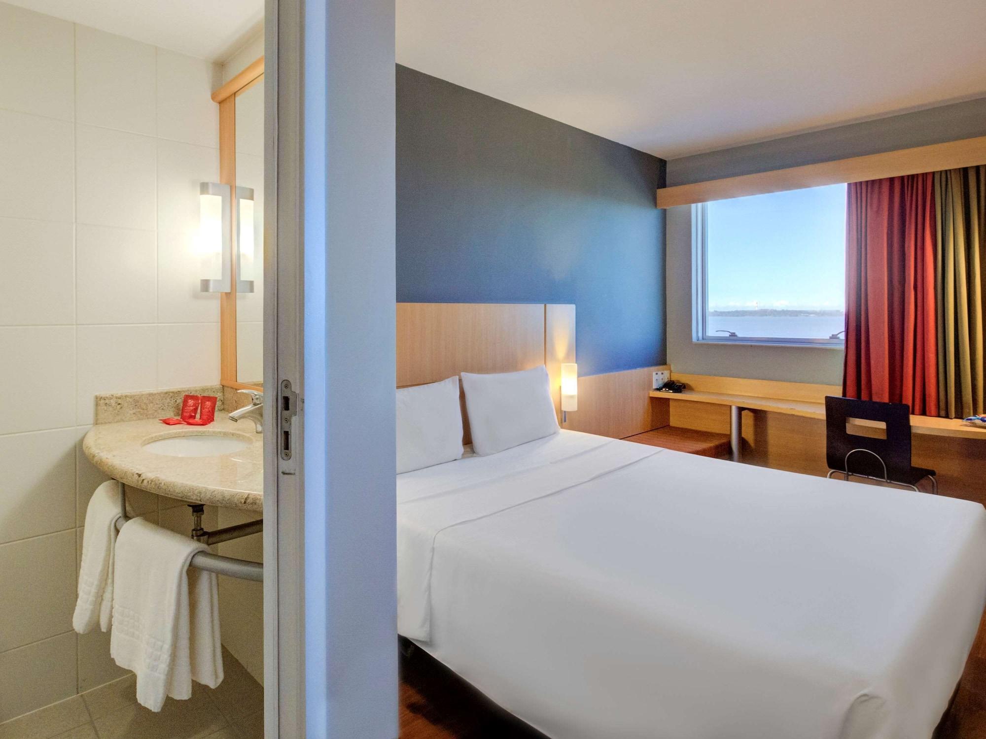 Ibis Vitoria Praia De Camburi Kültér fotó